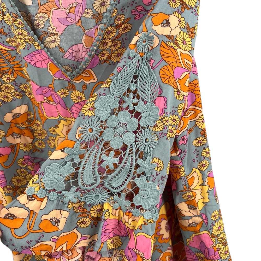 BloomChic Floral Bell Sleeve Boho Tunic Top V-Neck Retro Groovy Print 14-16 - Picture 2 of 5